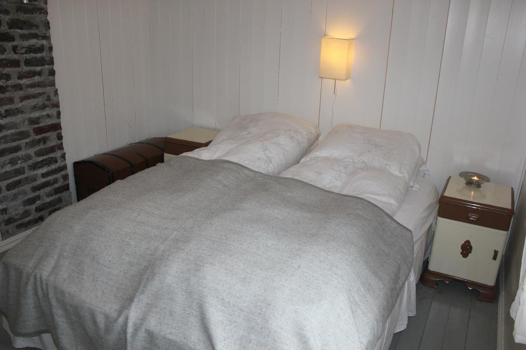Kartveit Guesthouse Manger Extérieur photo