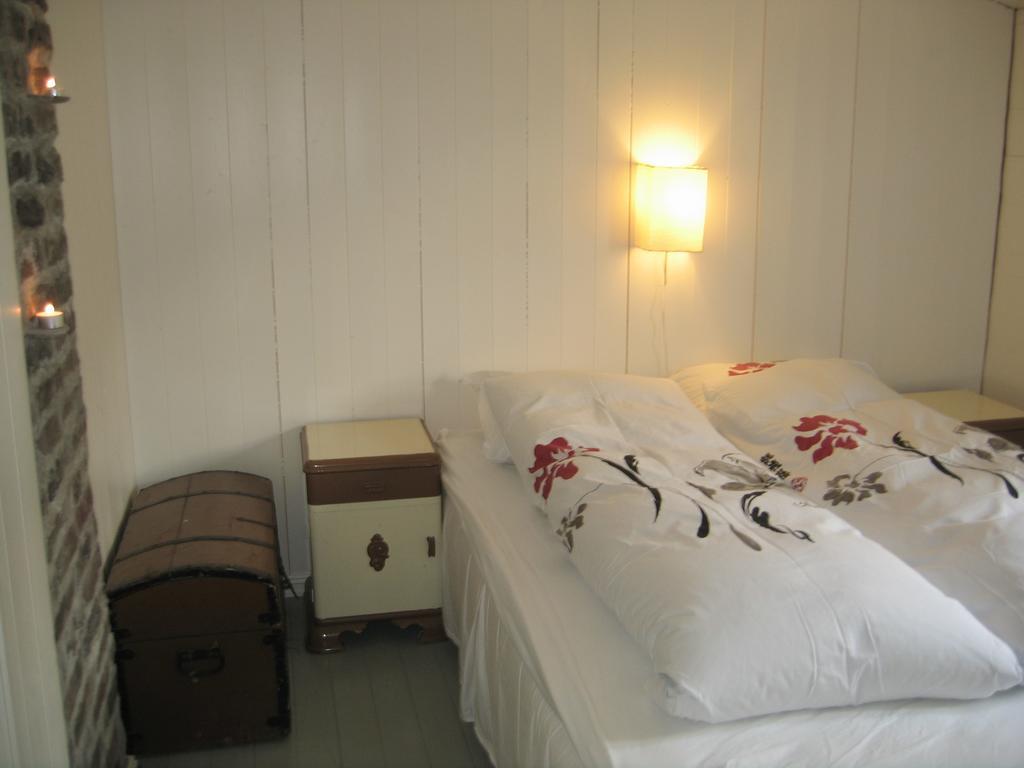 Kartveit Guesthouse Manger Extérieur photo